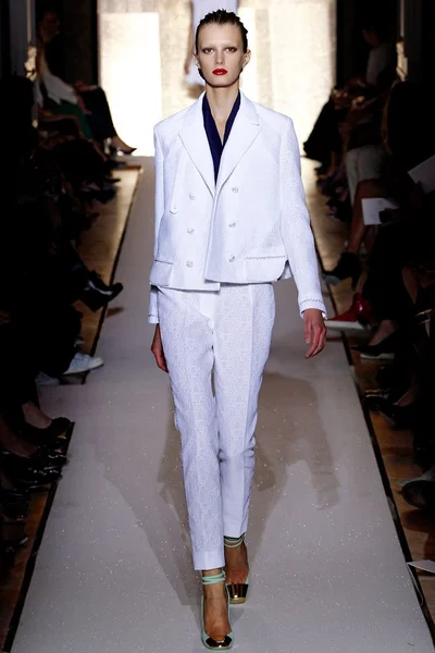 Look 24